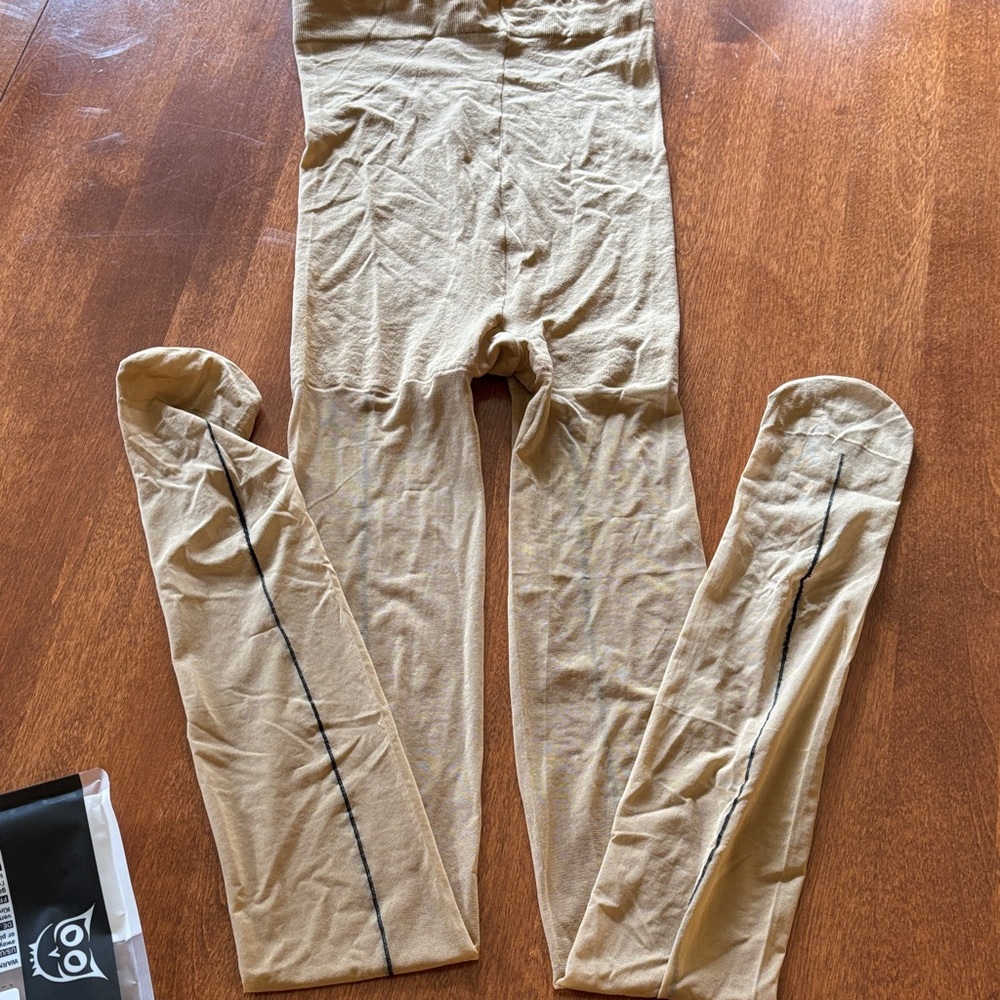 Women’s pantyhose with back seams.